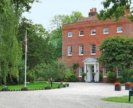 Mulberry House Guest House Ongar Екстериор снимка