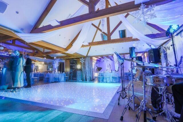 Mulberry House Guest House Ongar Екстериор снимка