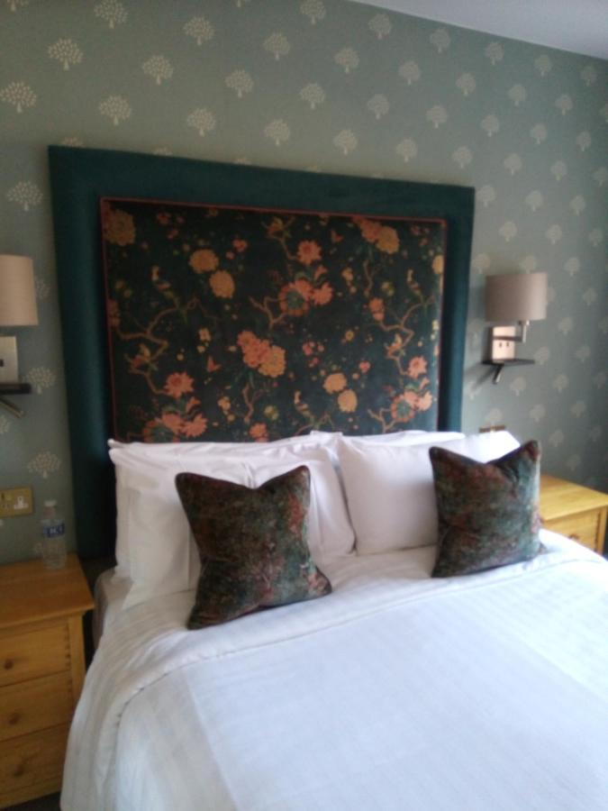 Mulberry House Guest House Ongar Екстериор снимка