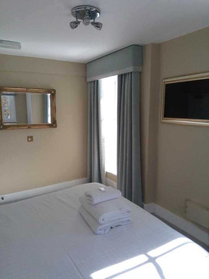 Mulberry House Guest House Ongar Екстериор снимка