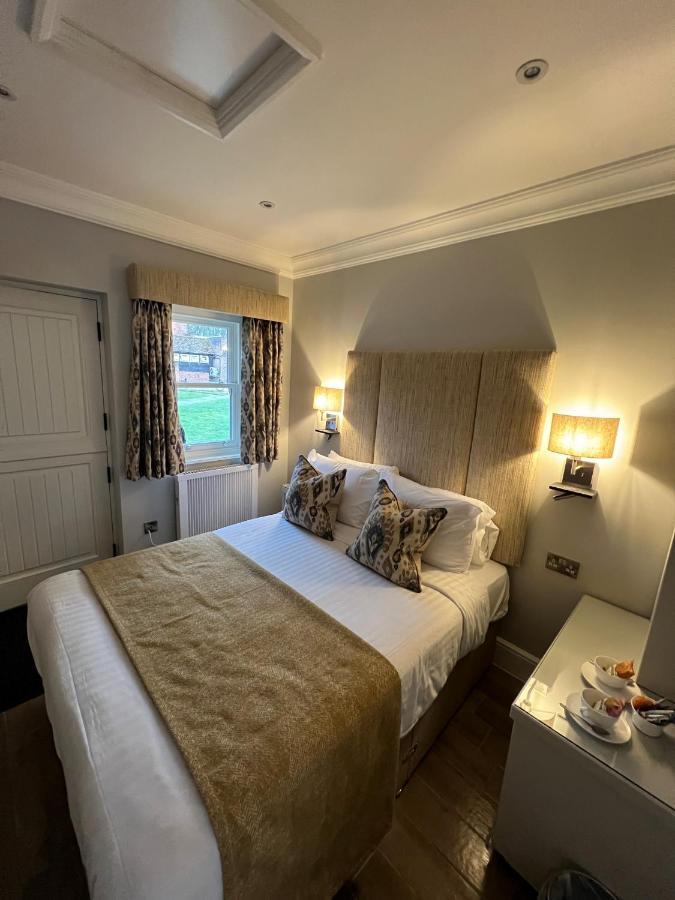 Mulberry House Guest House Ongar Екстериор снимка