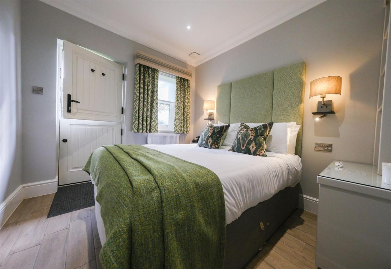 Mulberry House Guest House Ongar Екстериор снимка