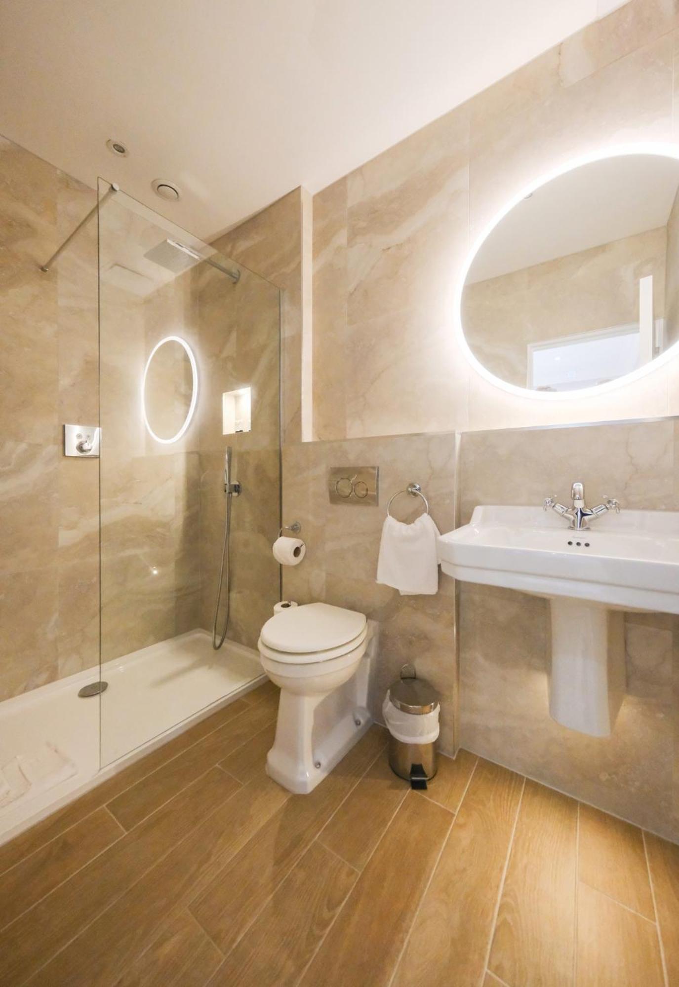 Mulberry House Guest House Ongar Екстериор снимка