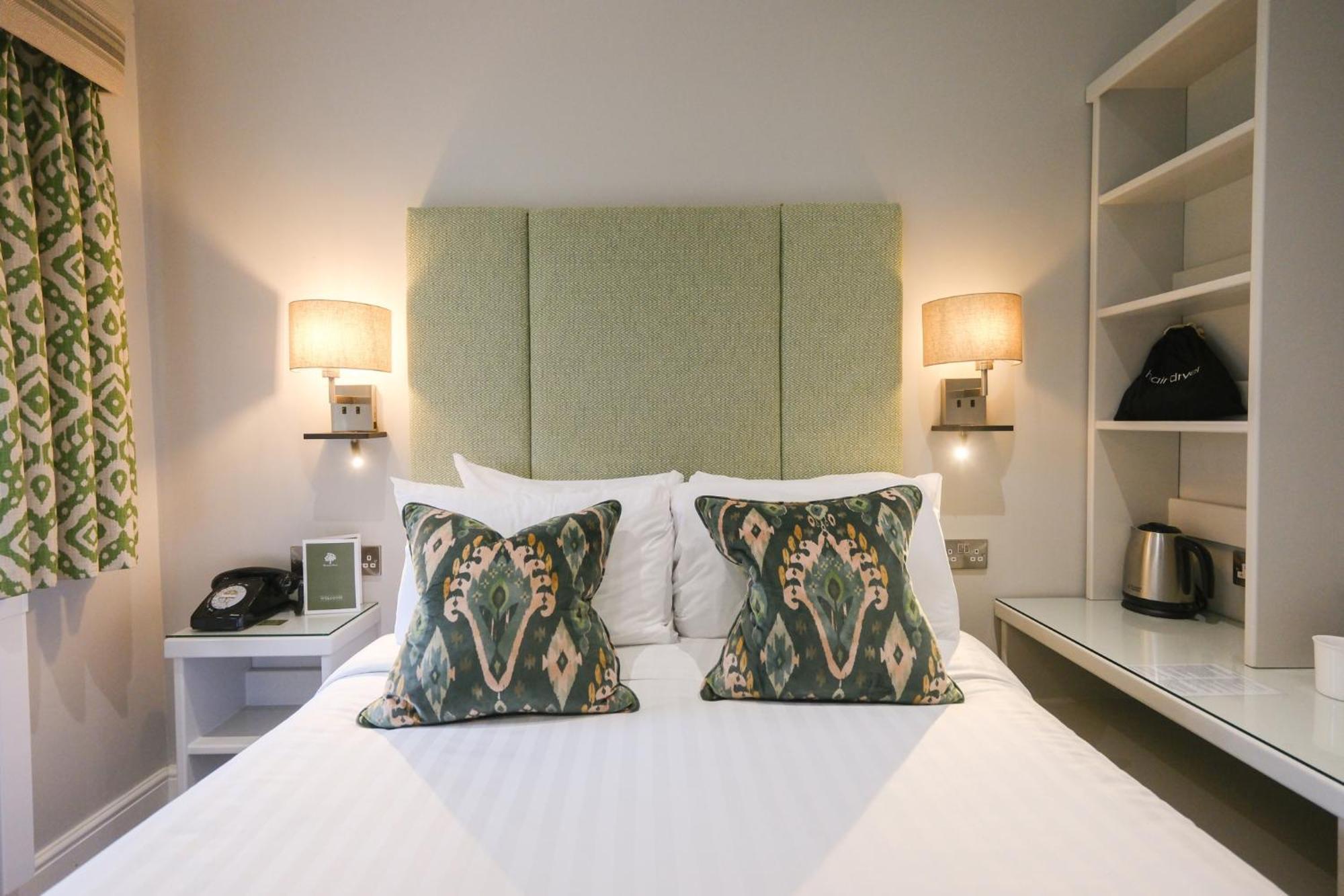 Mulberry House Guest House Ongar Екстериор снимка
