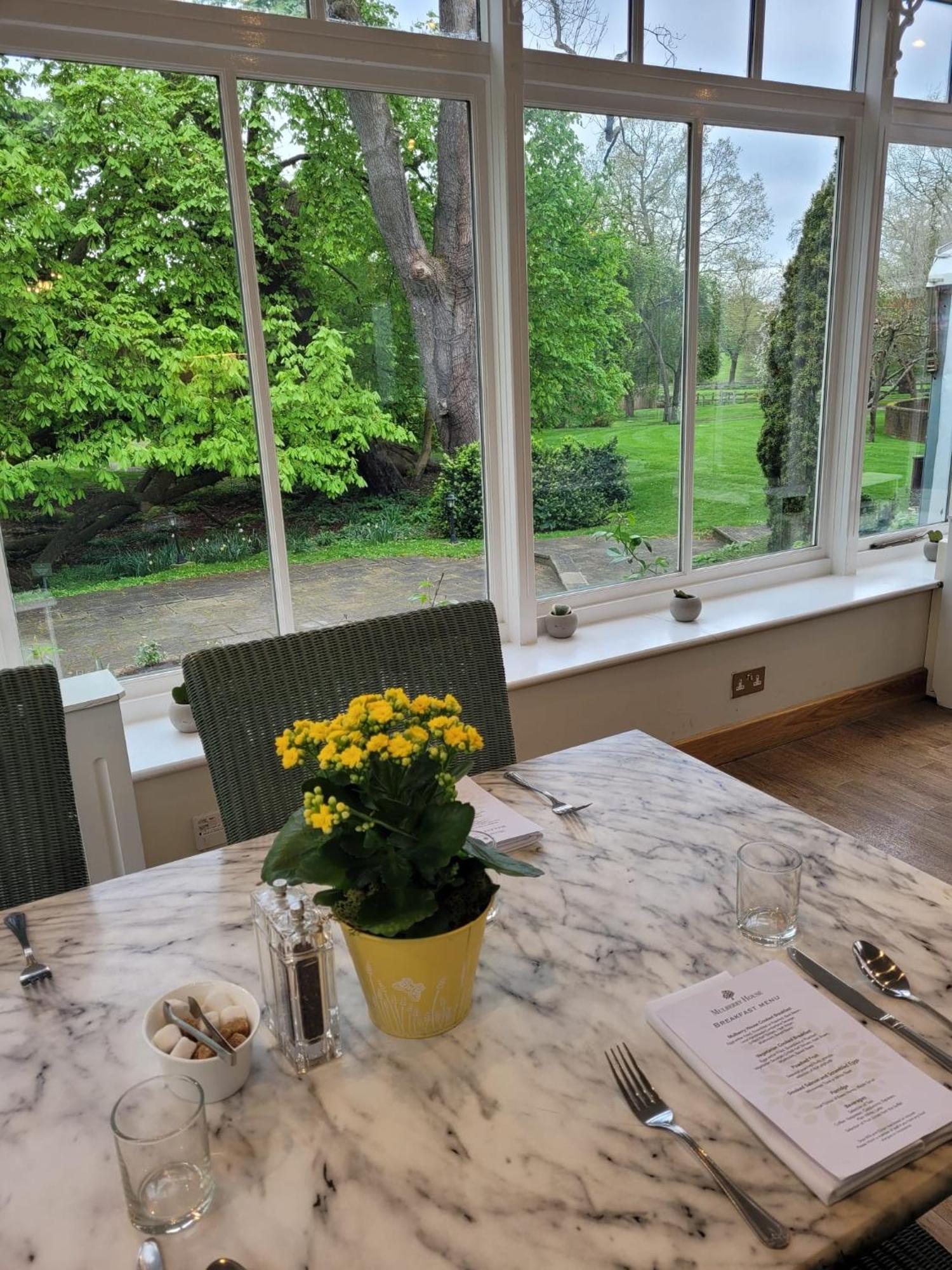 Mulberry House Guest House Ongar Екстериор снимка