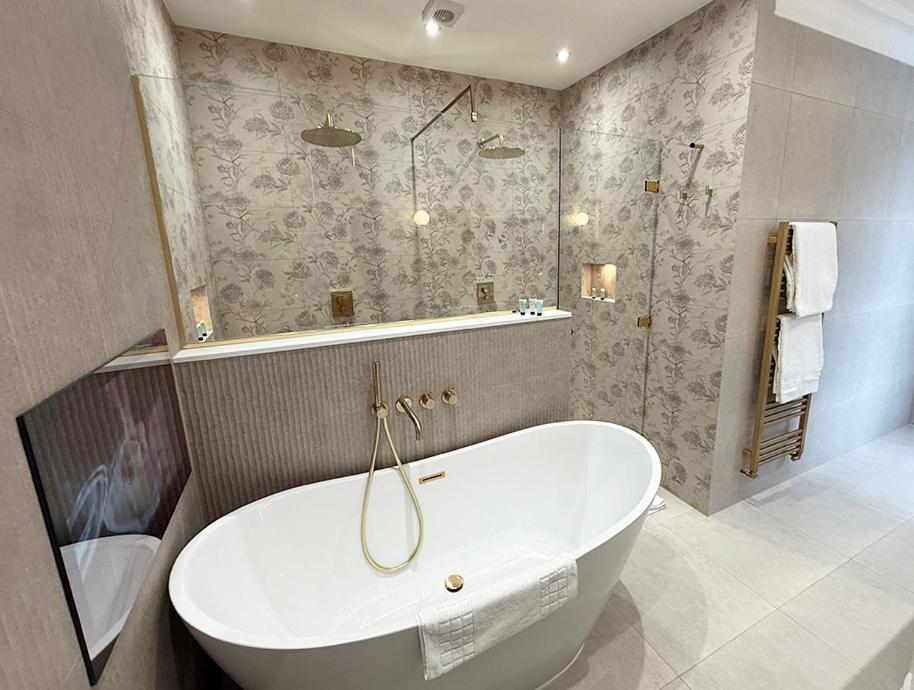 Mulberry House Guest House Ongar Екстериор снимка