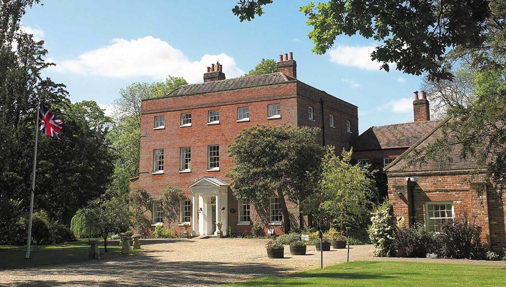 Mulberry House Guest House Ongar Екстериор снимка